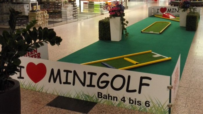 Minigolfbahn in einem Shopping-Center